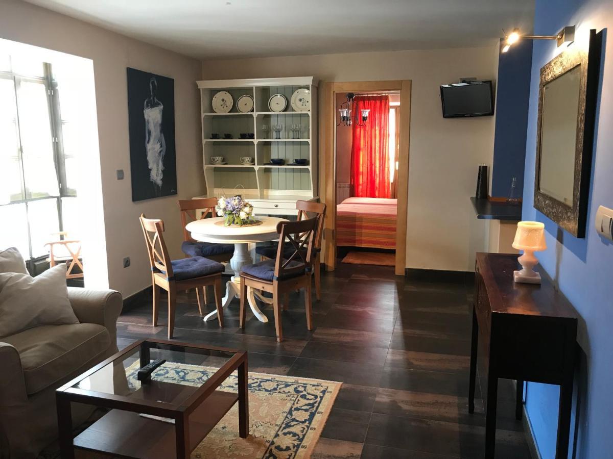 Apartamentos Ebro 레이노사 외부 사진