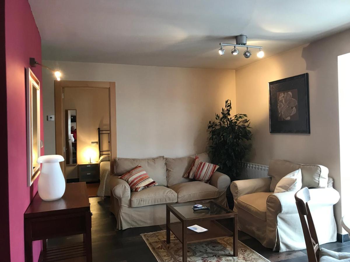 Apartamentos Ebro 레이노사 외부 사진