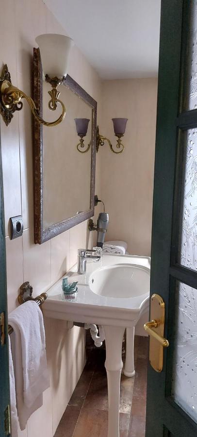 Apartamentos Ebro 레이노사 외부 사진