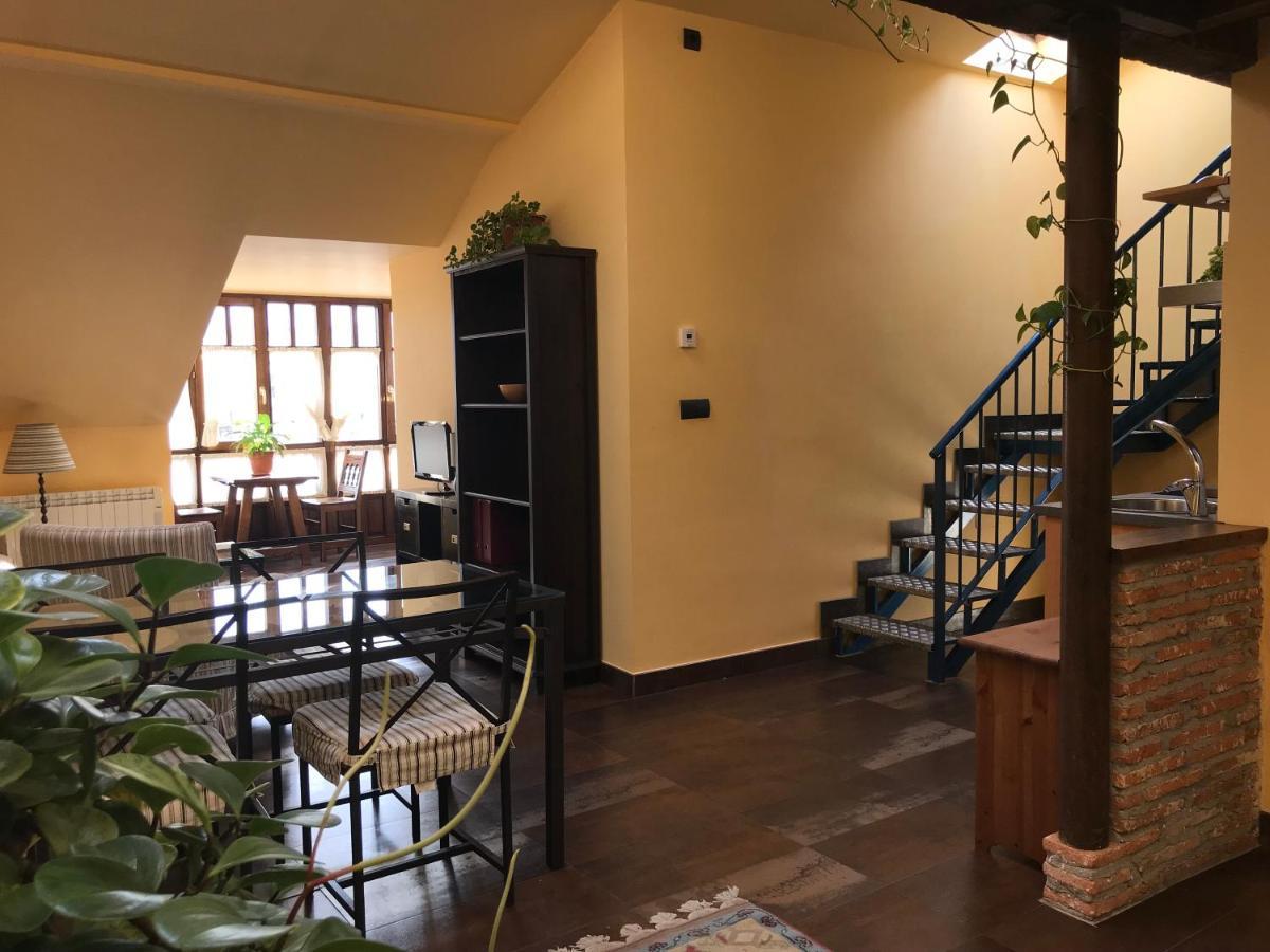 Apartamentos Ebro 레이노사 외부 사진