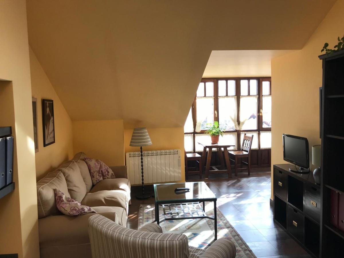 Apartamentos Ebro 레이노사 외부 사진