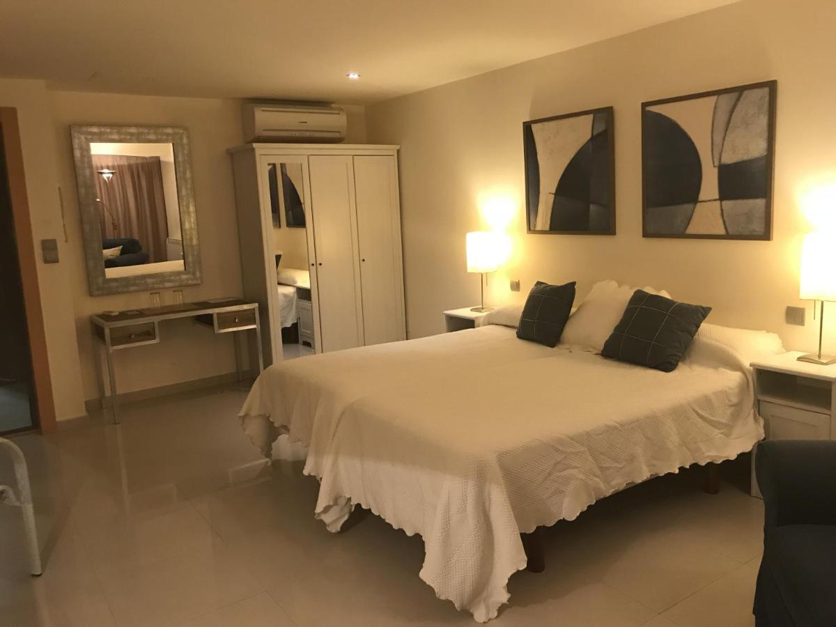 Apartamentos Ebro 레이노사 외부 사진