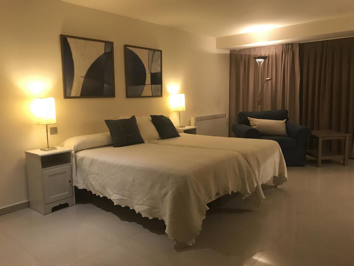 Apartamentos Ebro 레이노사 외부 사진