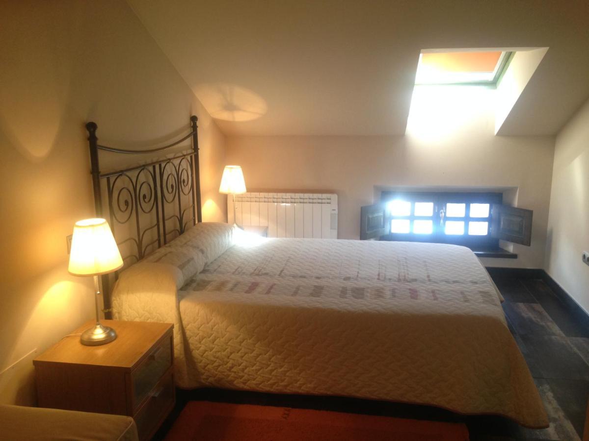 Apartamentos Ebro 레이노사 외부 사진