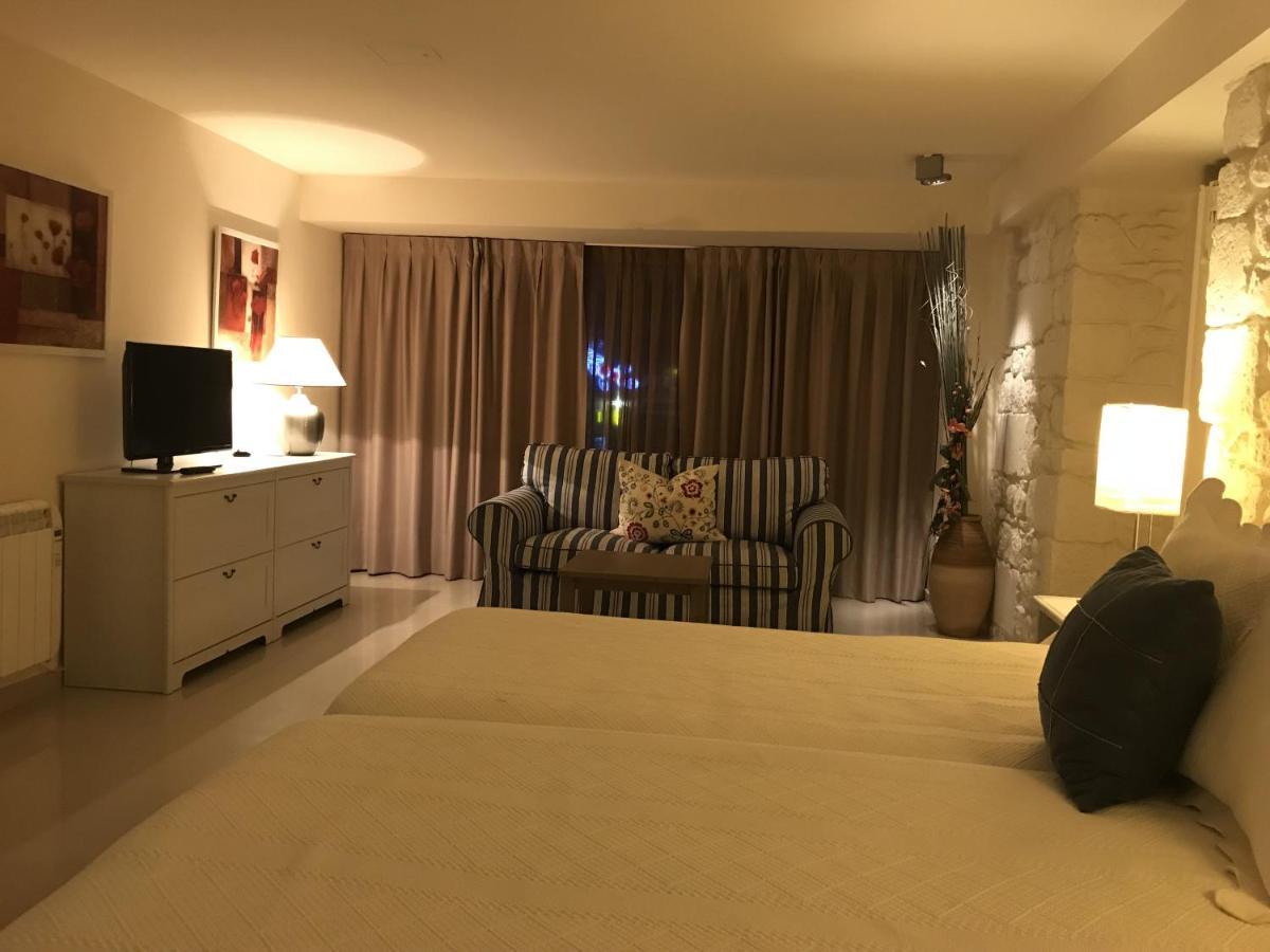 Apartamentos Ebro 레이노사 외부 사진