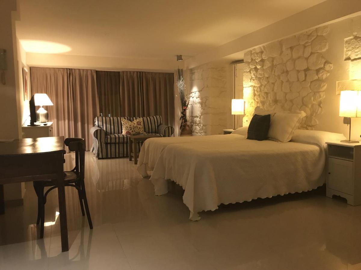 Apartamentos Ebro 레이노사 외부 사진