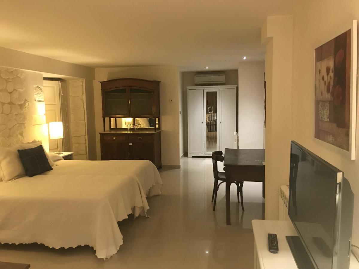 Apartamentos Ebro 레이노사 외부 사진