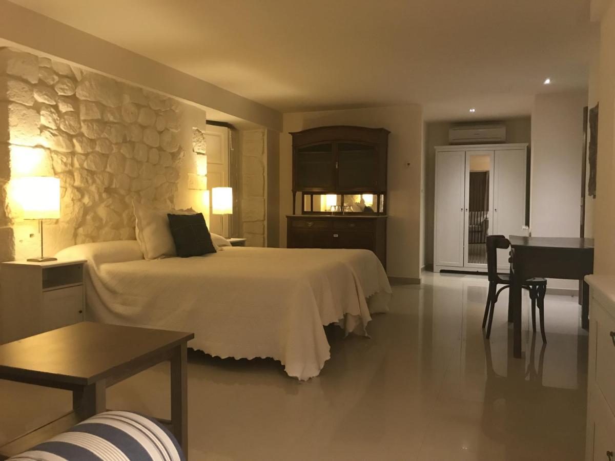Apartamentos Ebro 레이노사 외부 사진